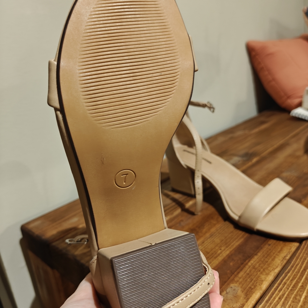 Amazon Essentials Tan Block Heel Sandals - Picture 2 of 2